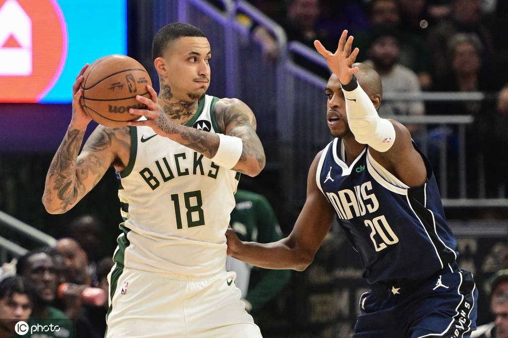 库兹马20分弗拉格19+10 雄鹿胜独行侠